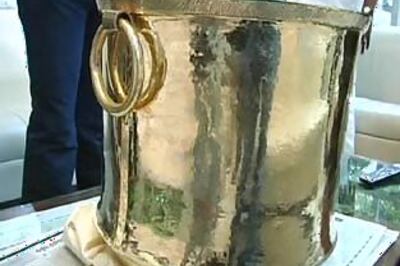 Rs 3 crore worth golden vessel offered in Tirupati