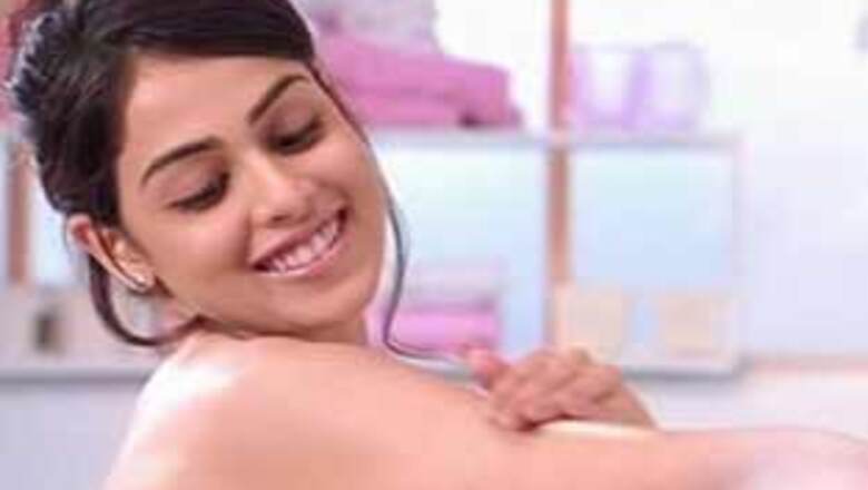 Oops! Genelia drops her towel