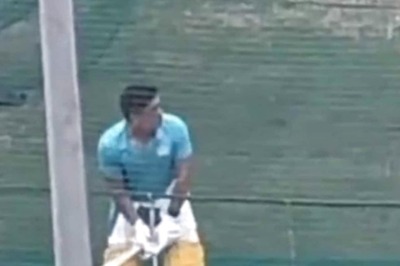 Watch: CSK Skipper MS Dhoni Kick-Starts Preparations For IPL 2023, Sweats it Out in Nets
