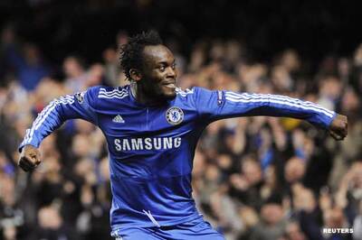 Essien ruled out of WC with knee injury