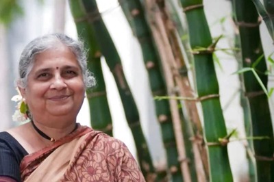 Sudha Murthy's Encounter With Immigration Officer Has Turned into a Hilarious Twitter Trend