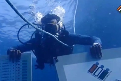 Chennai Scuba Divers Take Voting to New Depths: EC's Latest Voter Awareness Campaign Takes You 60ft Underwater | Watch