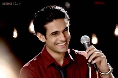 Seniors at Kirori Mal College locked me in a room, used foul language; it was an emotional torture, says popular singer Sanam Puri