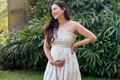 Gauahar Khan Flaunts Baby Bump for 1st Time in Strapless Dress; Zaid Darbar Has Best Reaction