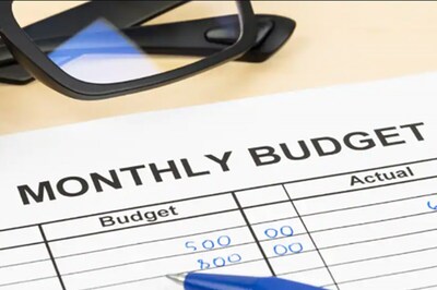 Struggling To Manage Expenses? Here's How To Create A Practical Monthly Home Budget