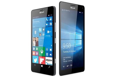 Microsoft unveils Lumia 950, Lumia 950 XL that can turn themselves into full Windows 10 PCs