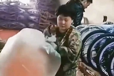 Woman's Super Fast Packing Skill Will Make You Say 'Wow'