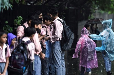 IMD Warns of Heavy Rainfall in Andhra Pradesh, Gujarat Today; Intense Spells Likely in Parts of Mumbai