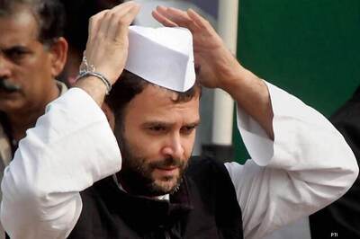 Rahul faces protests from students in Amethi