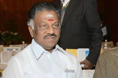 Chennai Oil Spill: CM Panneerselvam Visits Site, Says 90% Slick Cleared