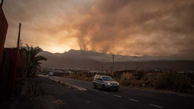 Forest Fires Rage on in Central Chile Killing at Least 64