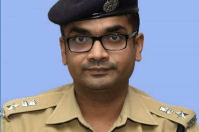 West Bengal IPS Officer Who Fought With Sundarban Pirates in Water to Get Gallantry Award