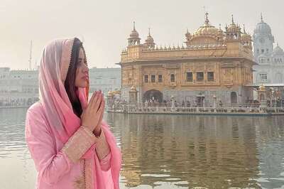 Urfi Javed Makes FIRST Appearance After Fake Arrest, Seeks Blessings at Golden Temple