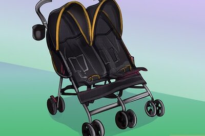 How to Choose a Stroller for Twins