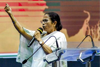 Mamata Requests CMs of 18 States to Provide Aid to Bengal Workers Stranded due to Lockdown