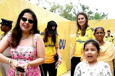 CSK vs MI, IPL 2023: Sakshi Dhoni and Daughter Ziva Turn up to Watch MS Dhoni at The Den