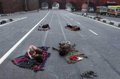 A lakh homeless spend winter on Delhi streets