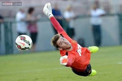 Manchester United have David de Gea's replacement in mind: Van Gaal