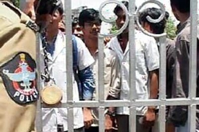 Govt rapped for not paying striking docs