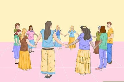 How to Do a Circle Dance in a Wedding