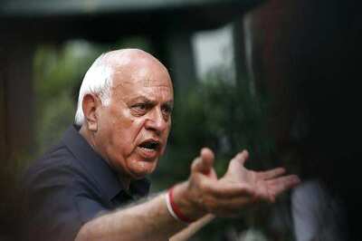 Threat of nuclear war from Pakistan won't solve Kashmir issue, borders will not change: Farooq Abdullah