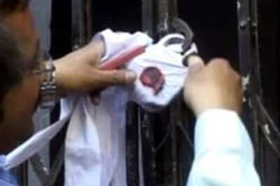 SC hauls up MCD, police over sealing