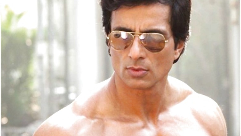 Man Requested Sonu Sood to Send Him to Maldives, Check Out Actor's Hilarious Reply