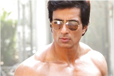 Man Requested Sonu Sood to Send Him to Maldives, Check Out Actor's Hilarious Reply