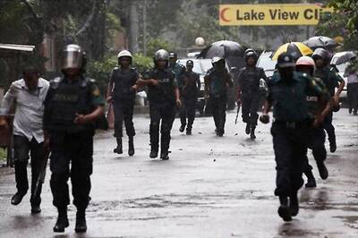 Bangladesh: Militant Takes to FB to Stop Police From Storming the Building
