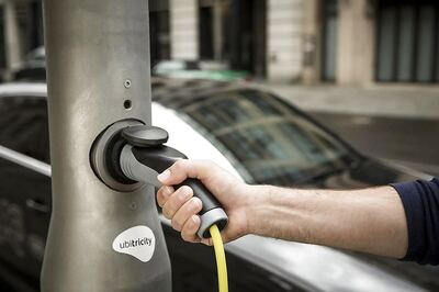 Central Railway With UNEP and Tata Power to Set Up EV Charging Points at Select Mumbai Railway Stations