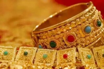 Gold Price Today: Yellow Metal Inches Higher; Check Rates in Delhi, and Other Cities