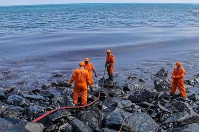 Stained Books, Burning Eyes, Itchy Hands: Oil Spill in Ennore, Triggered by 'Michaung', Worsens | Explained