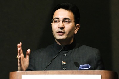 Team Priyanka's Stamp, Father's Bitter History & Internal Rebellion: Why the Road Ahead is Tough for Jitin Prasada