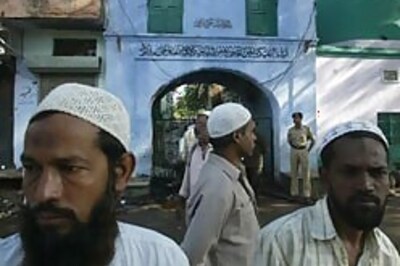 Muslim clerics issue fatwa for money