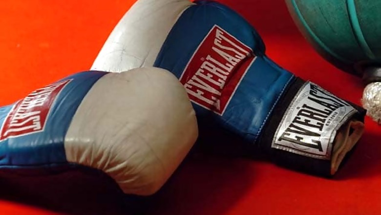Sarita Devi advances in world boxing