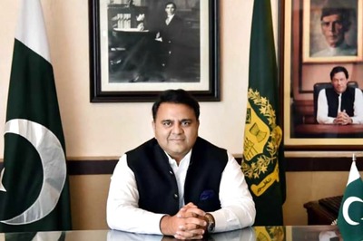 Pak Minister Slaps TV Anchor for Linking Him With TikTok Artist, Says ‘Won’t Tolerate Personal Attacks’