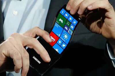 CES 2013: Samsung shows off phone with a flexible screen