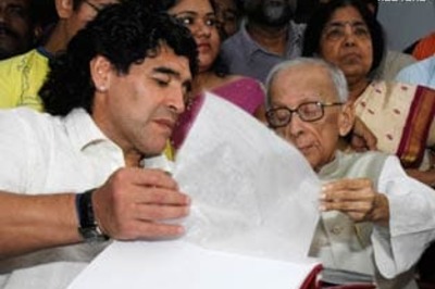 Images of an icon:  a glimpse of Jyoti Basu's life