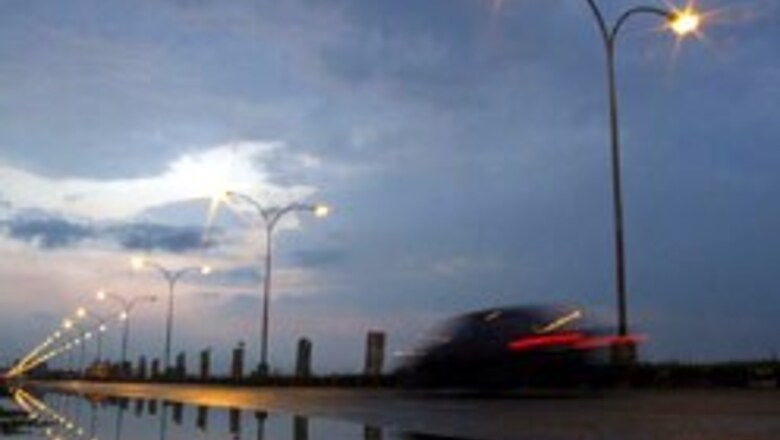 Monsoon moves rapidly towards Kerala