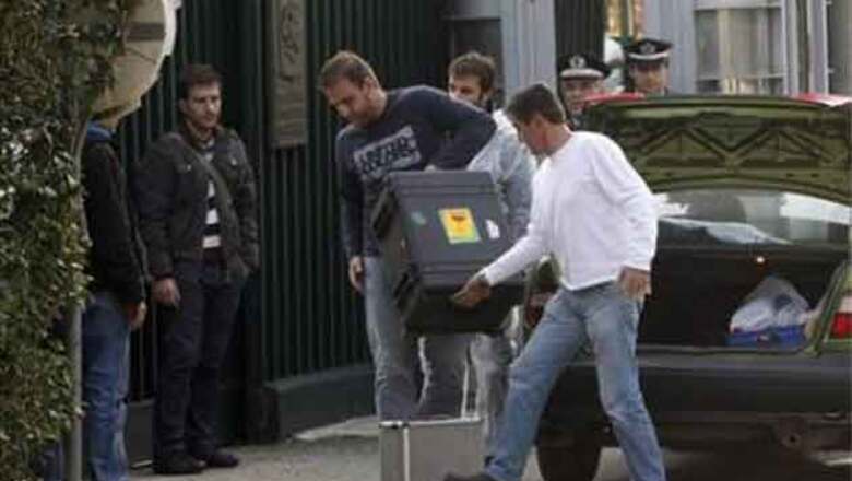 Greece suspends air freight after bombs found