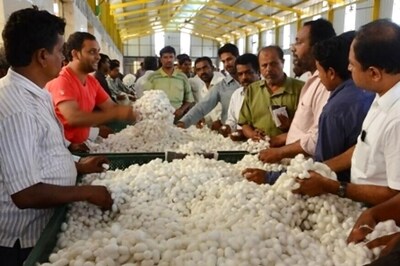 Farmers Block Bengaluru-Mysore Highway Over WiFi Failure