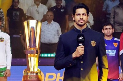 Watch: 'Yodha' Sidharth Malhotra Attends Pro Kabaddi League Season 10 Playoffs