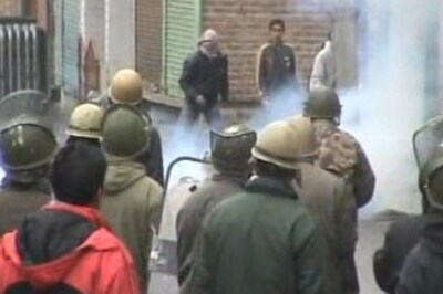 Shopian protests turn violent; house burnt, 3 hurt