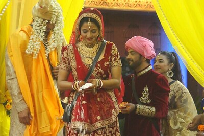 Bigg Boss 10: Monalisa Gets Married to Boyfriend Vikrant in The House, See Pics