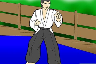 How to Perform a Forward Roll in Aikido