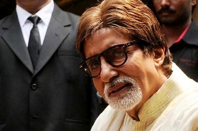 While holding national flag, Big B choked with emotions