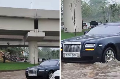 Watch: Rolls-Royce Ghost Breaks Down On Waterlogged Delhi Road, Internet Says 'Maruti 800 Is Best'
