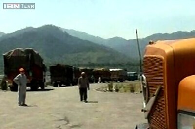 Deadlock ends, trade on Srinagar-Muzaffarabad route to resume