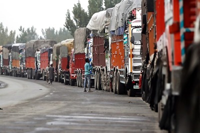Nearly 6 Lakh Metric Tonnes of Fruit Transported Out of Kashmir in Three Months: J&K Govt