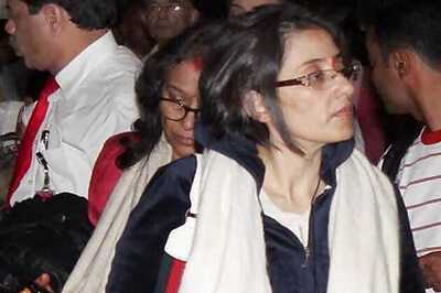 Manisha Koirala overwhelmed to see Rituparna Sengupta